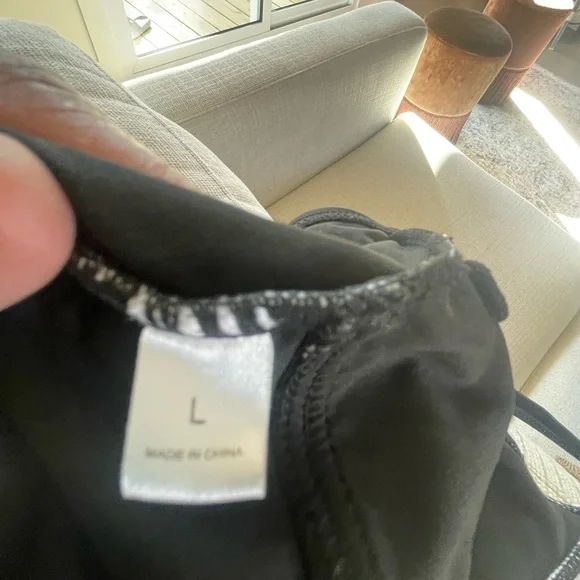 Black and White Polka Dot Swimsuit comes with 2 pieces - Picture 6 of 10